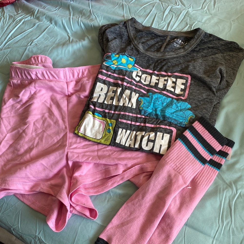 New with tags 3pc Friends sleep set size 2X